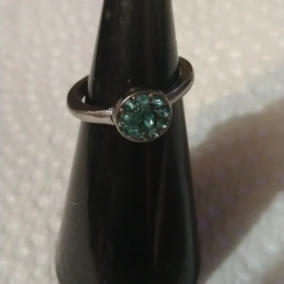Vintage little girls ring silver tone with blue/green stones (sku 1074) - Picture 2 of 5